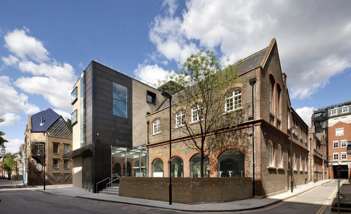 CONNECTIONS / CONNESSIONI