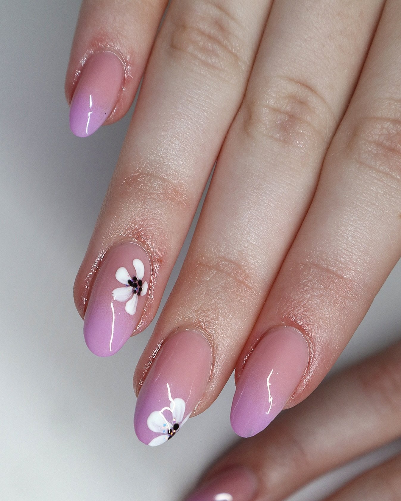 Pastel ombres + Spring florals 💜

📅 Message me to book your appointments for Spring!

shop this look at @tickledpinquecanada 🛒

&bull; Prep
&bull; Prime
&bull; Base Gel
&bull; Gelato Sculpting Gel in Salted Caramel
&bull; Color Gel in 028 and 150
