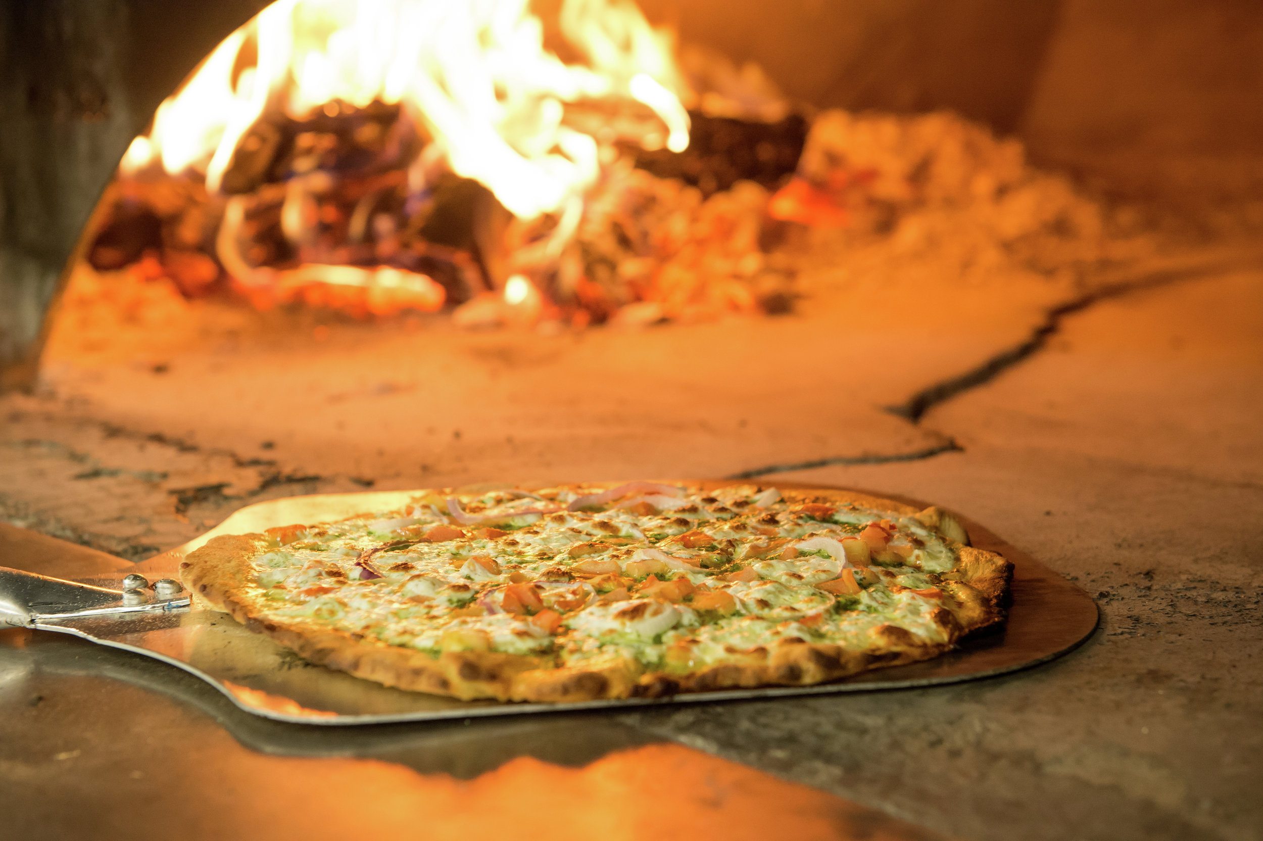 The Maxwell Hotel-Interiors-PBB-Pizza-Oven-Margarita-Pizza-3501x2329.jpg