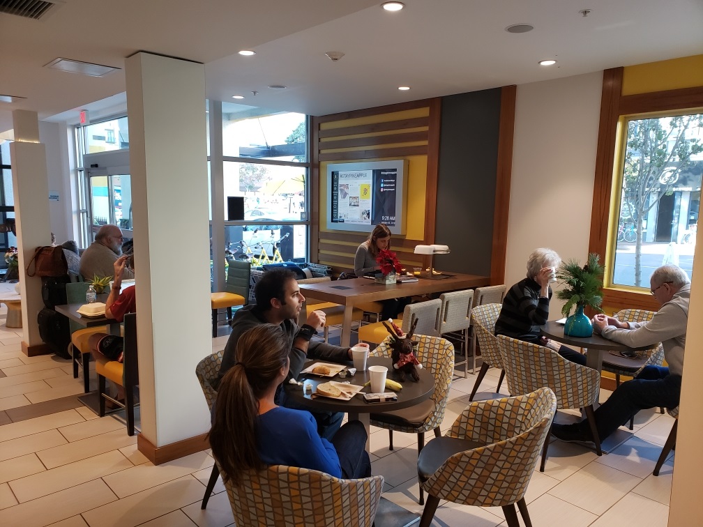 Breakfast at HZ 2.jpg