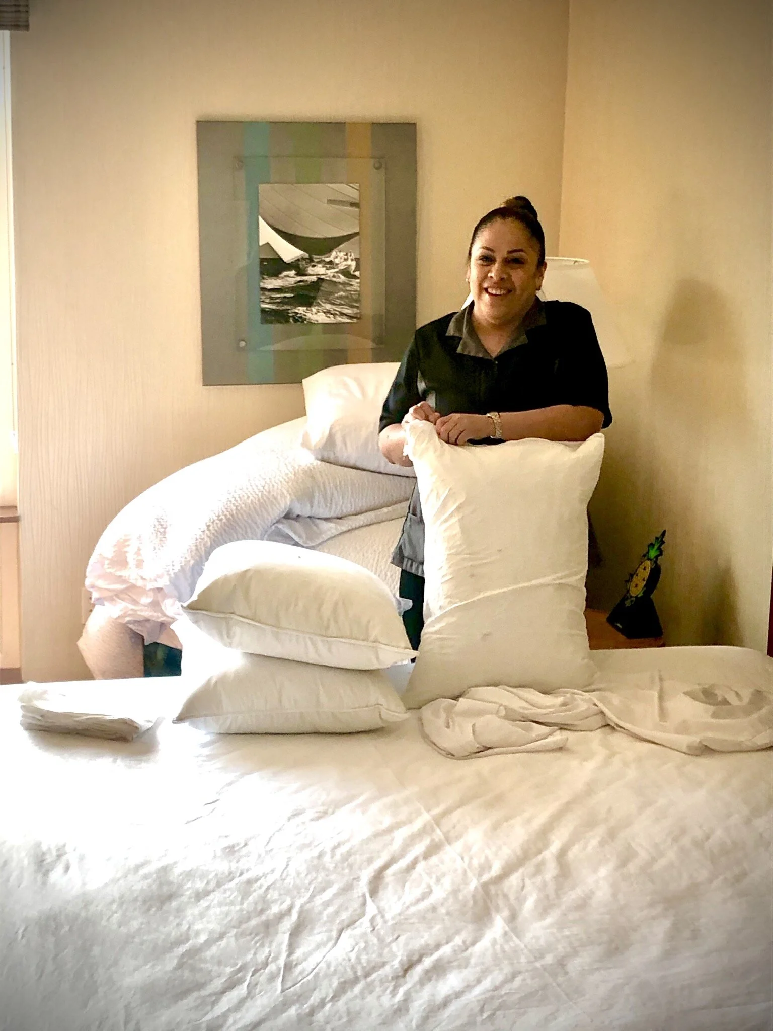 HOW DOES STAYPINEAPPLE PLAY WHEN ALL THEIR GUESTS ARE AWAY?