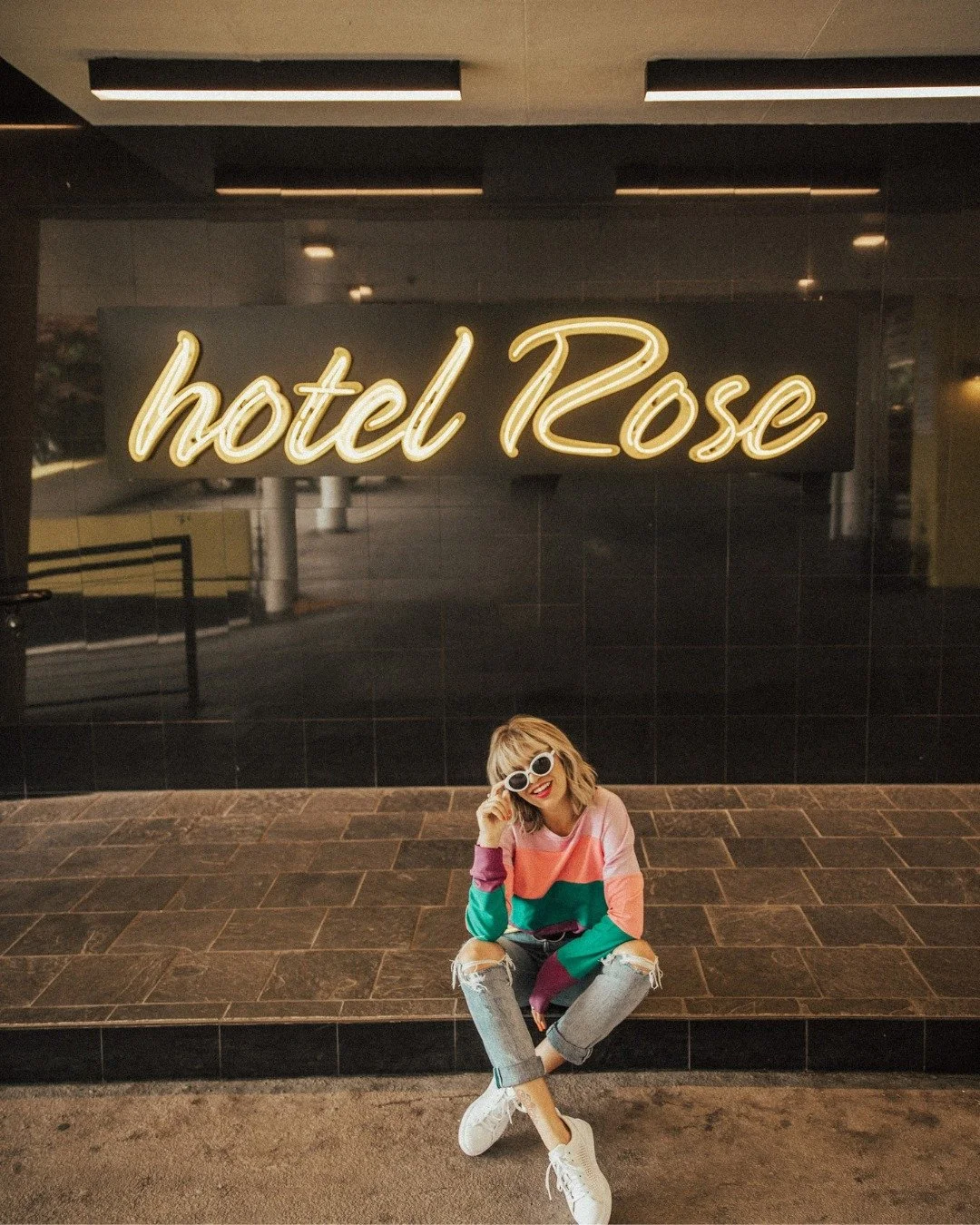 Your Portland autumn escape awaits 🧡 With our Rose City Flat Rate from $109 and NO amenity fees, you can focus on what matters - cozy moments, colorful leaves, and making memories in the city you love. Use code ROSECITY to book. Link in bio. 🌹