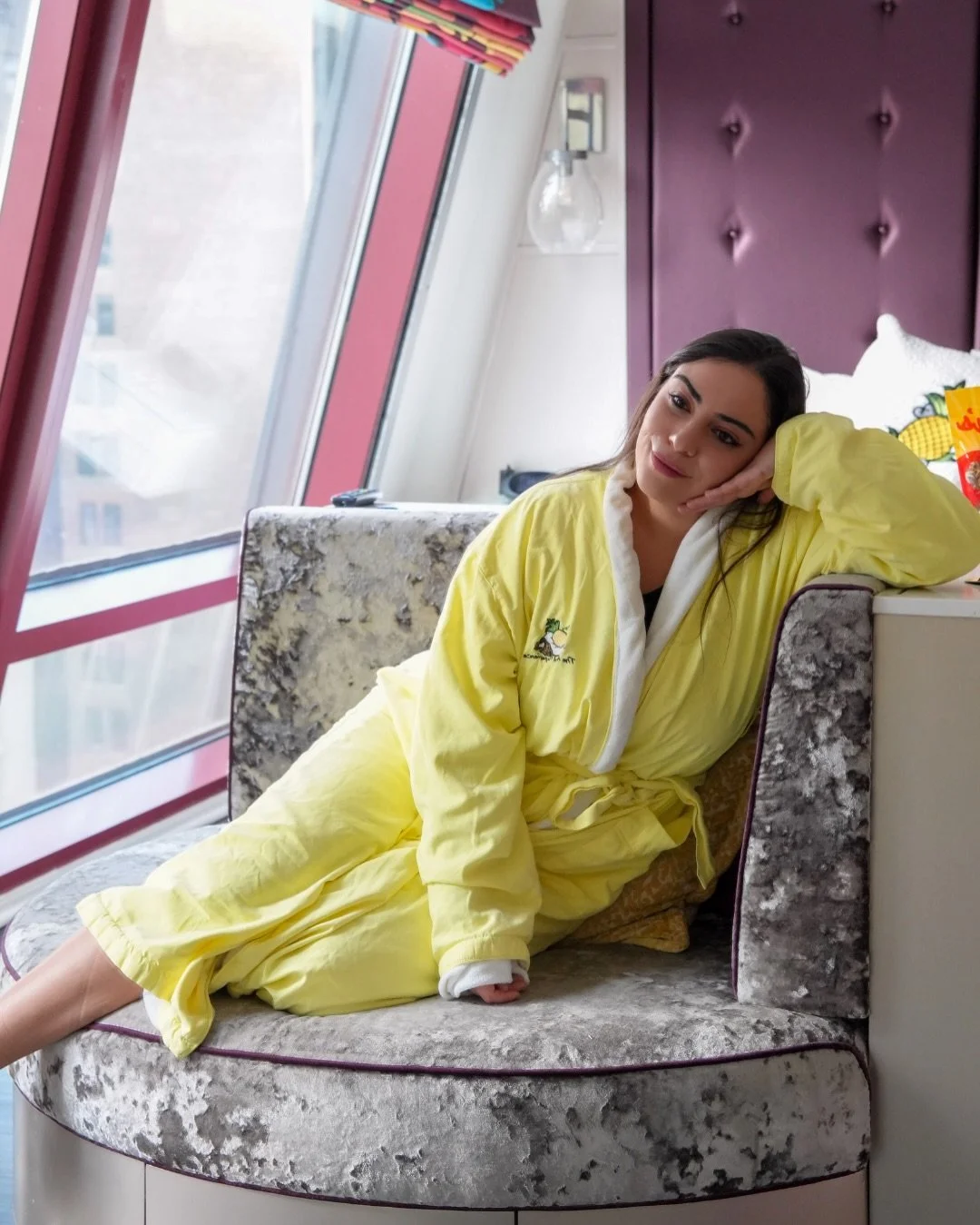 A moment for the Jewel Box Queen, one of our queen rooms at Staypineapple New York 💎🍍

Book your NYC stay at the link in bio.

📸: @travelwithcarmenaprile