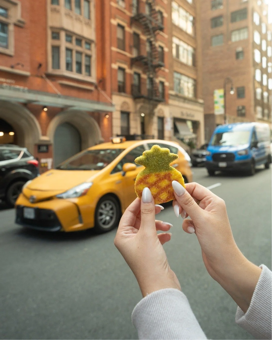For those who like specifics. 📍

Staypineapple New York is in Midtown Manhattan, which means: 
🏟️ Madison Square Garden: 0.3 miles 
🎭 Theater District: 0.8 miles 
🌿 Hudson Yards: 0.4 miles 
🌆 Empire State Building: 0.6 miles
🚕 Times Square: 0.6