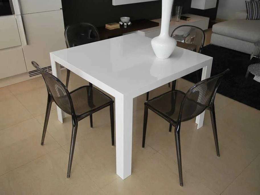 kartell-tables-invisible-11.jpg