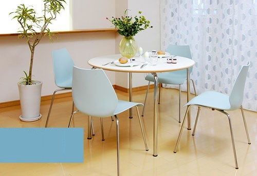 kartell-tables-maui-round-5.jpg