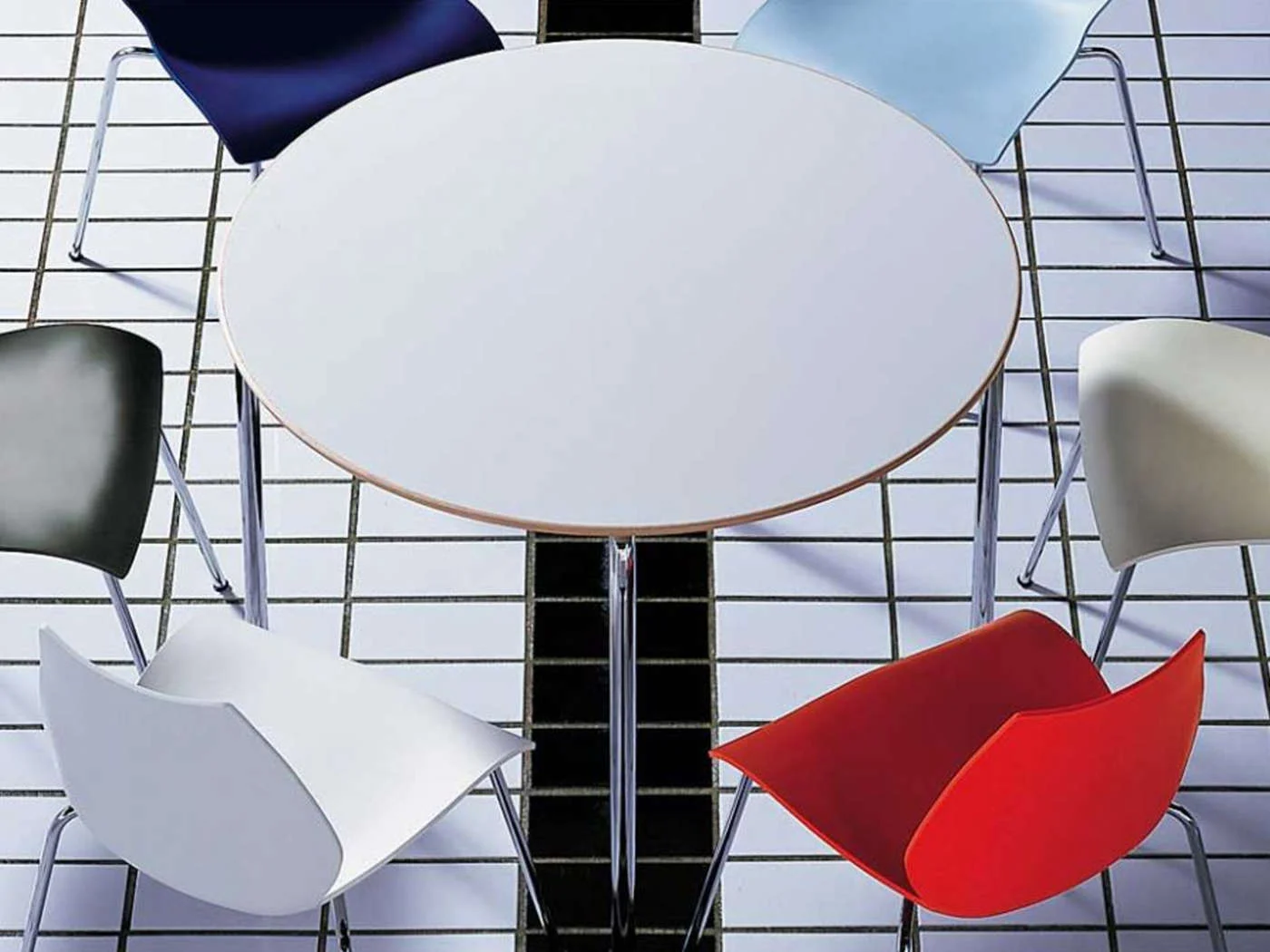 kartell-tables-maui-round-6.jpg