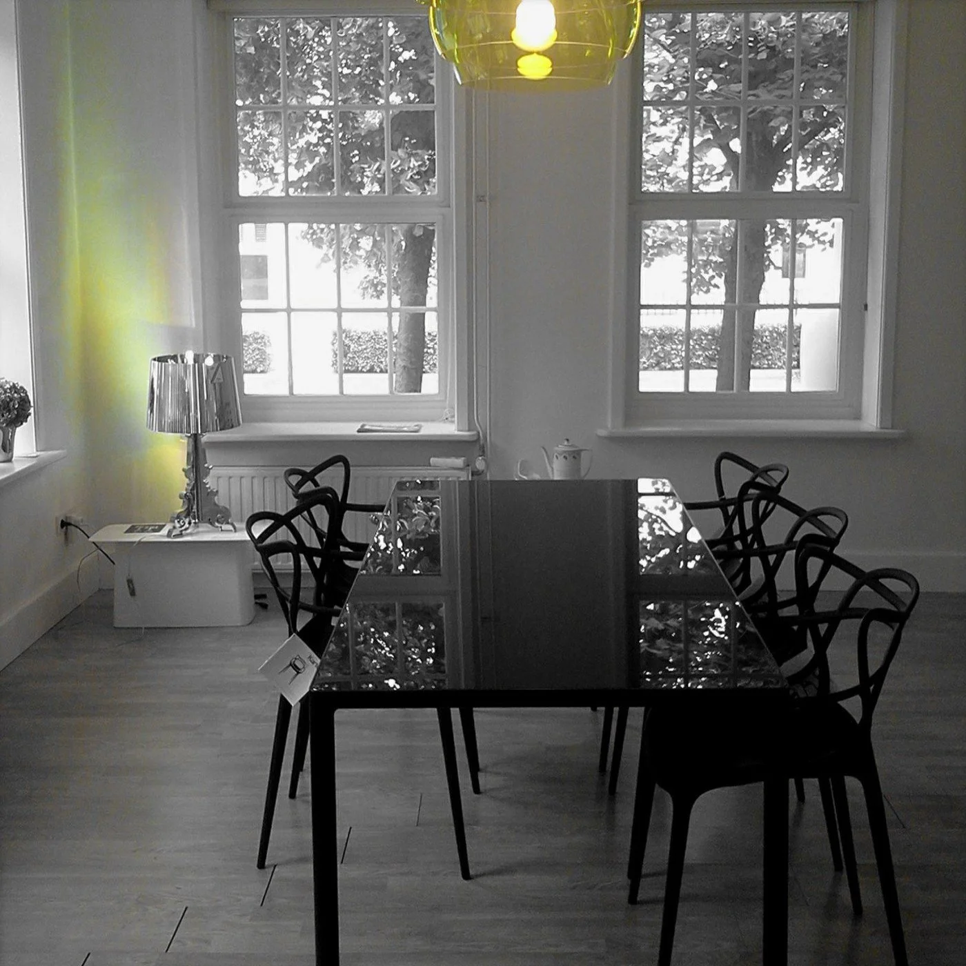 ZOOOM KARTELL TABLE