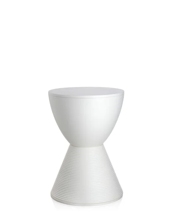 Kartell-coffee-and-end-table-Prince-Aha-4.jpg