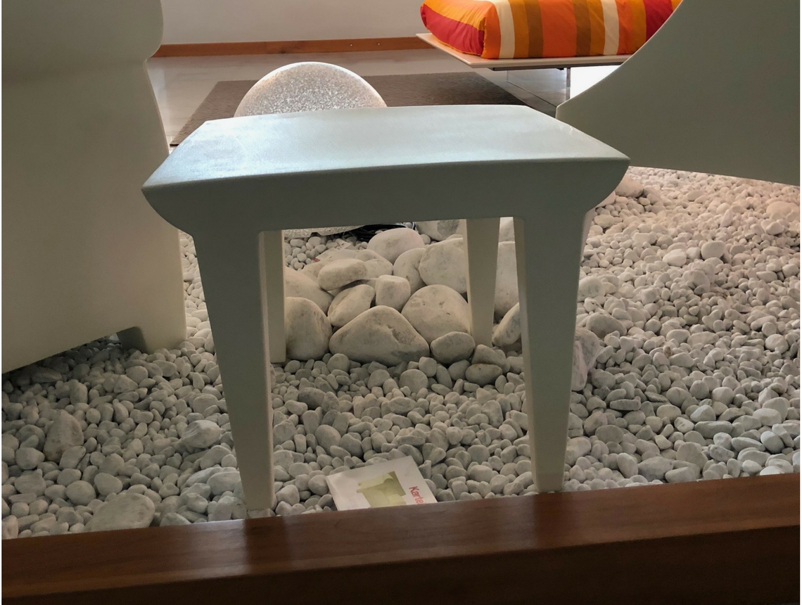Kartell-Coffee-and-end-tables-Bubble-15.jpg