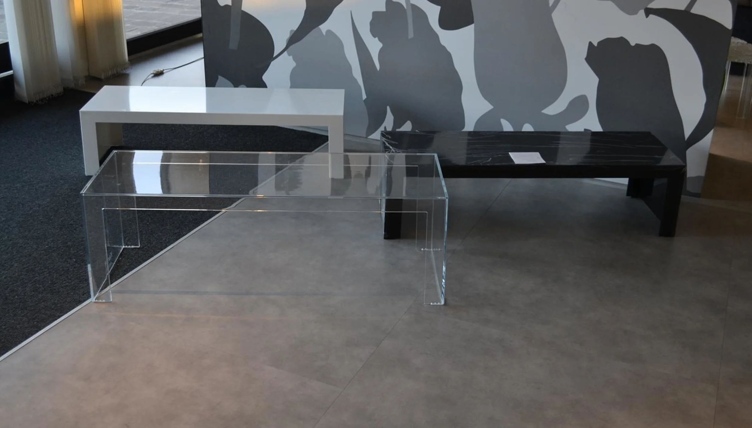 Kartell-Coffee-and-end-tables-Invisible-9.jpg