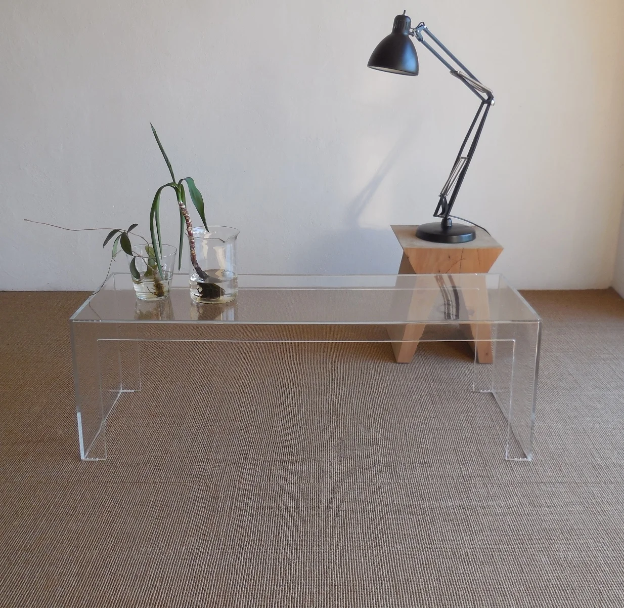 Kartell-Coffee-and-end-tables-Invisible-8.jpg