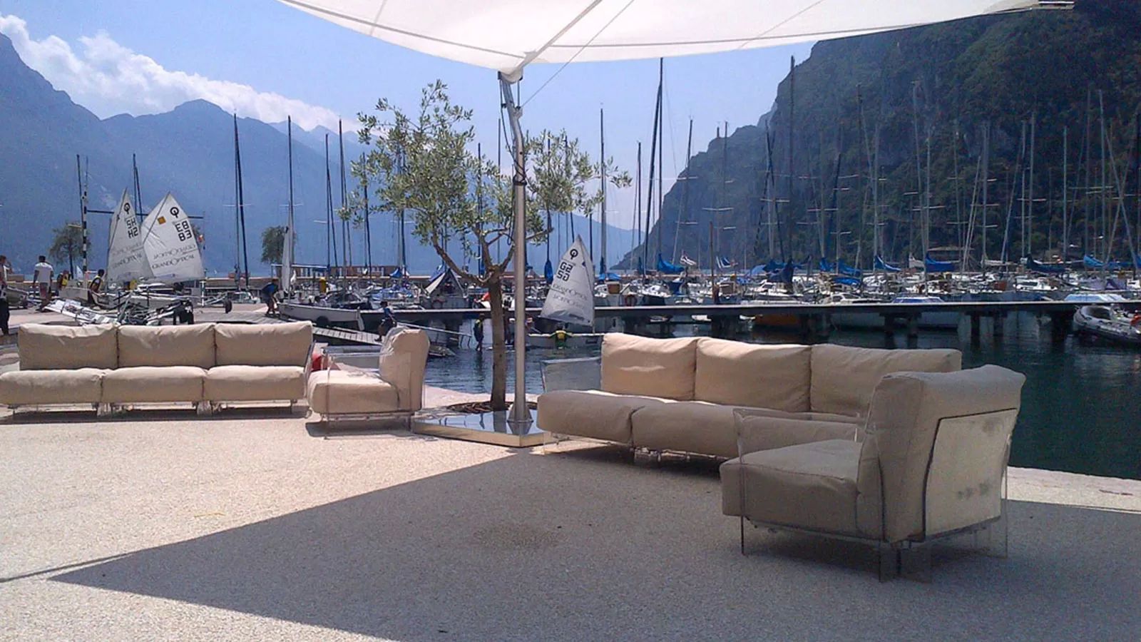 kartell-Outdoors-sofas-Pop-15.jpg