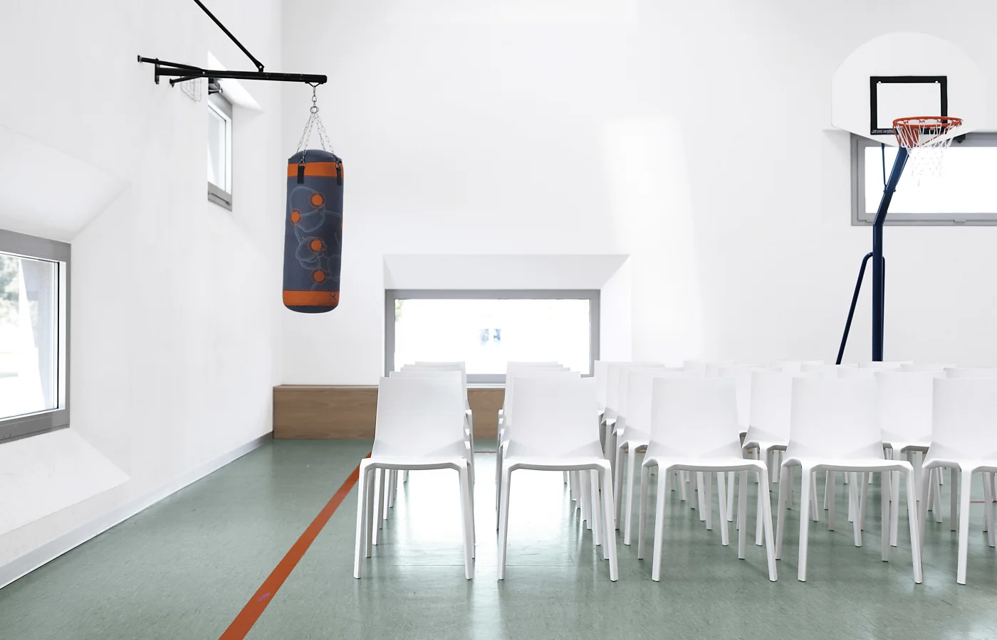 PLANA CONTRACT CHAIR
