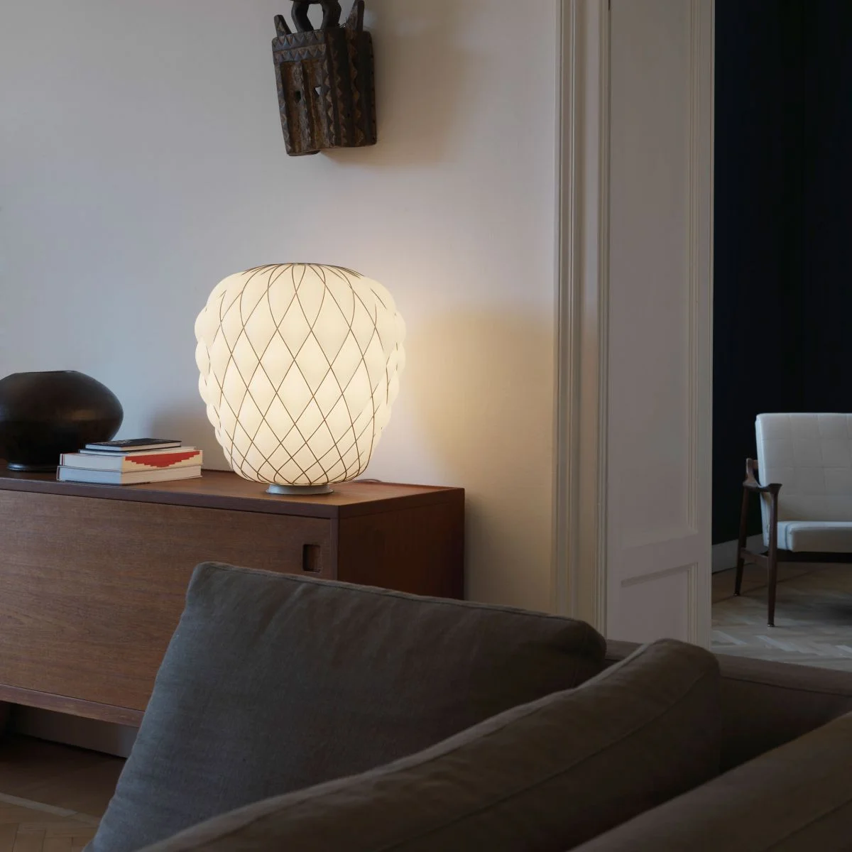 PINECONE TABLE LAMP
