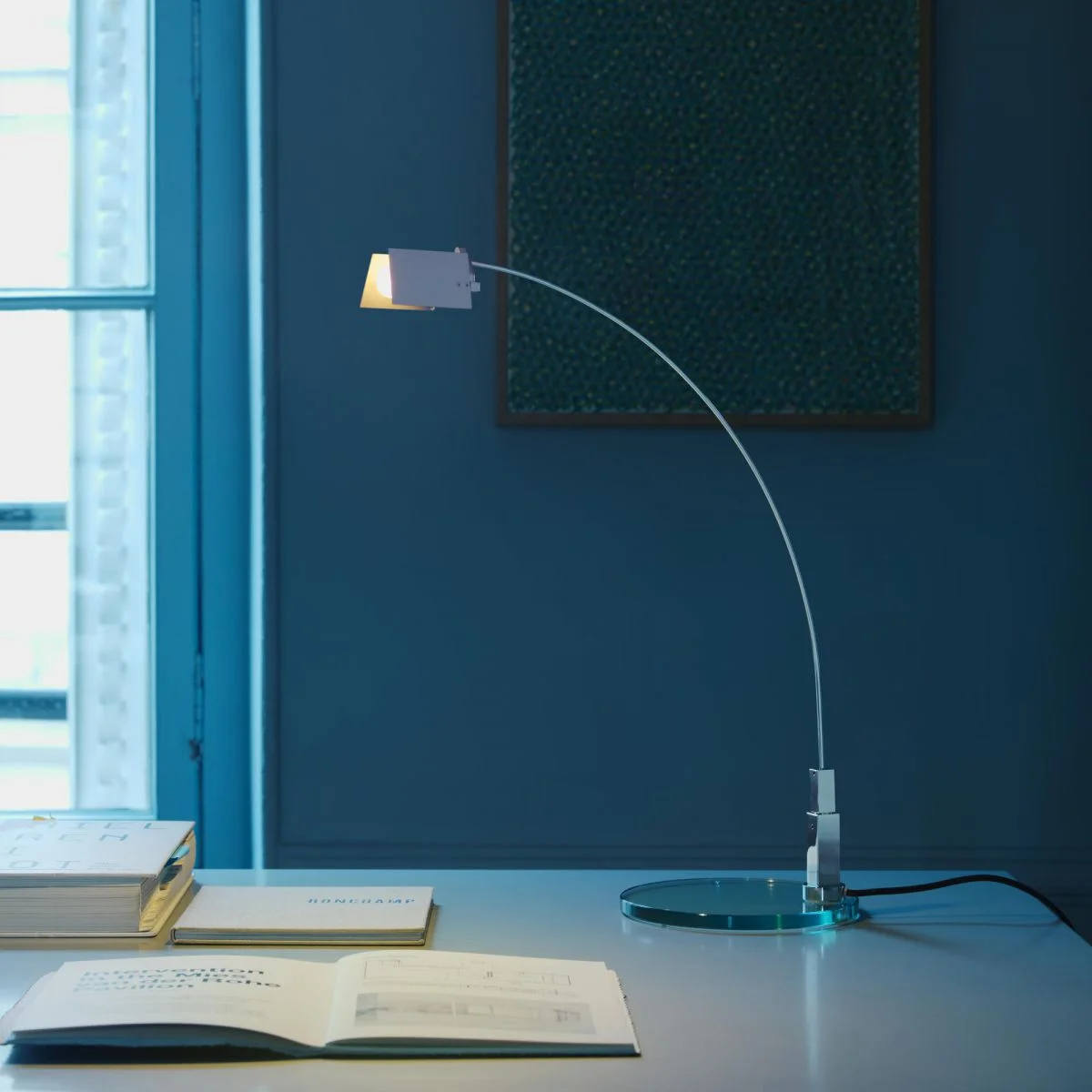 FontanaArte-Table-Lamp-FALENA-01.jpg