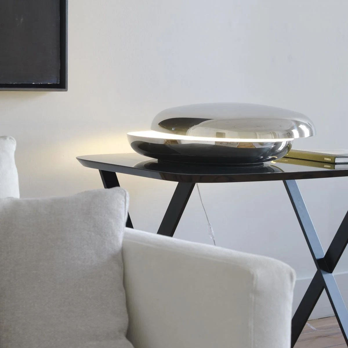 FontanaArte-Table-Lamp-LOOP-01.jpg