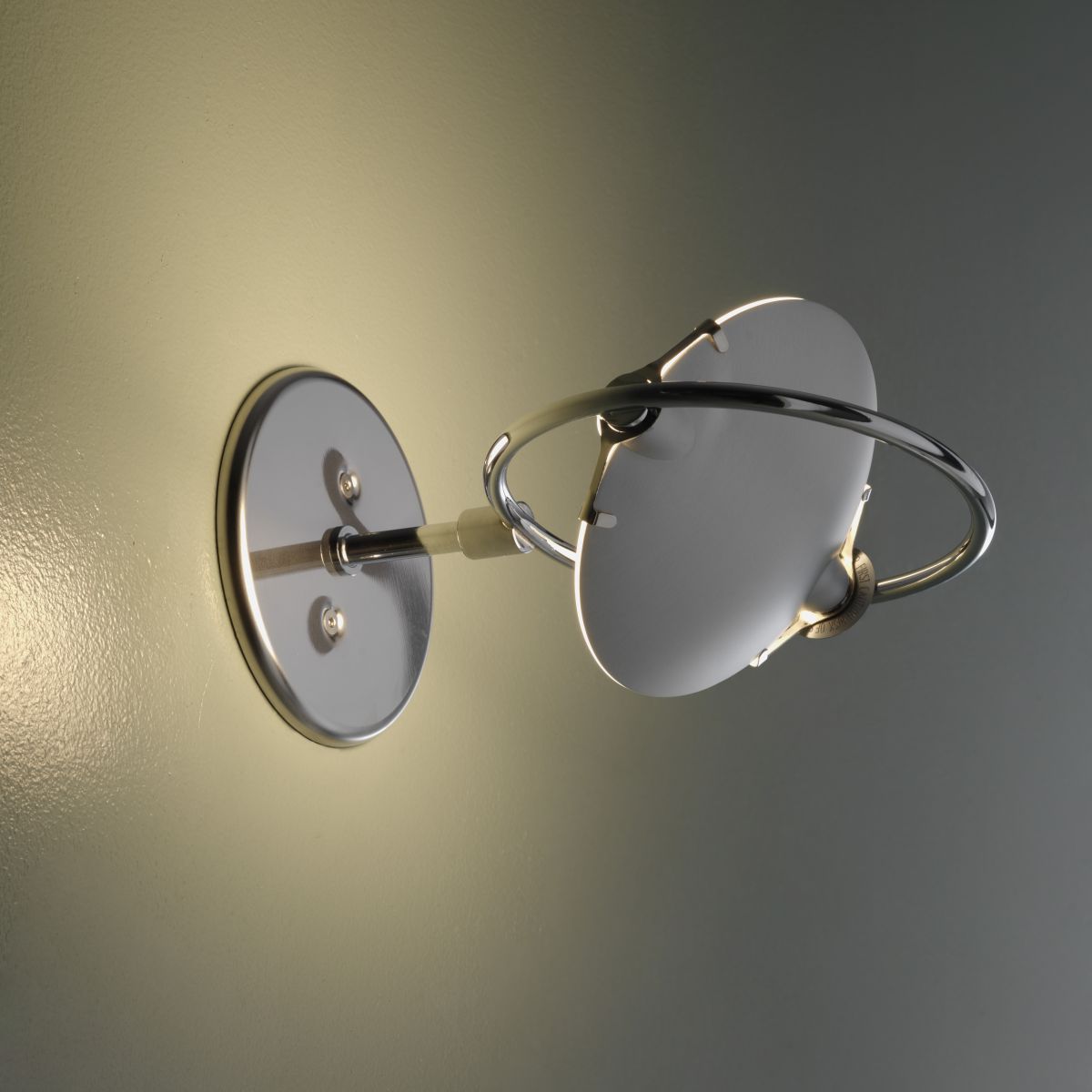 NOBI WALL / CEILING LAMP