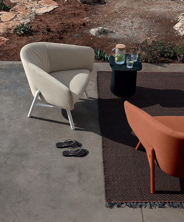 DEGREE OUTDOORS COFFEE TABLE