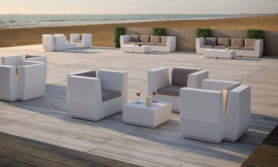 BIG OUTDOOR ARMCHAIR