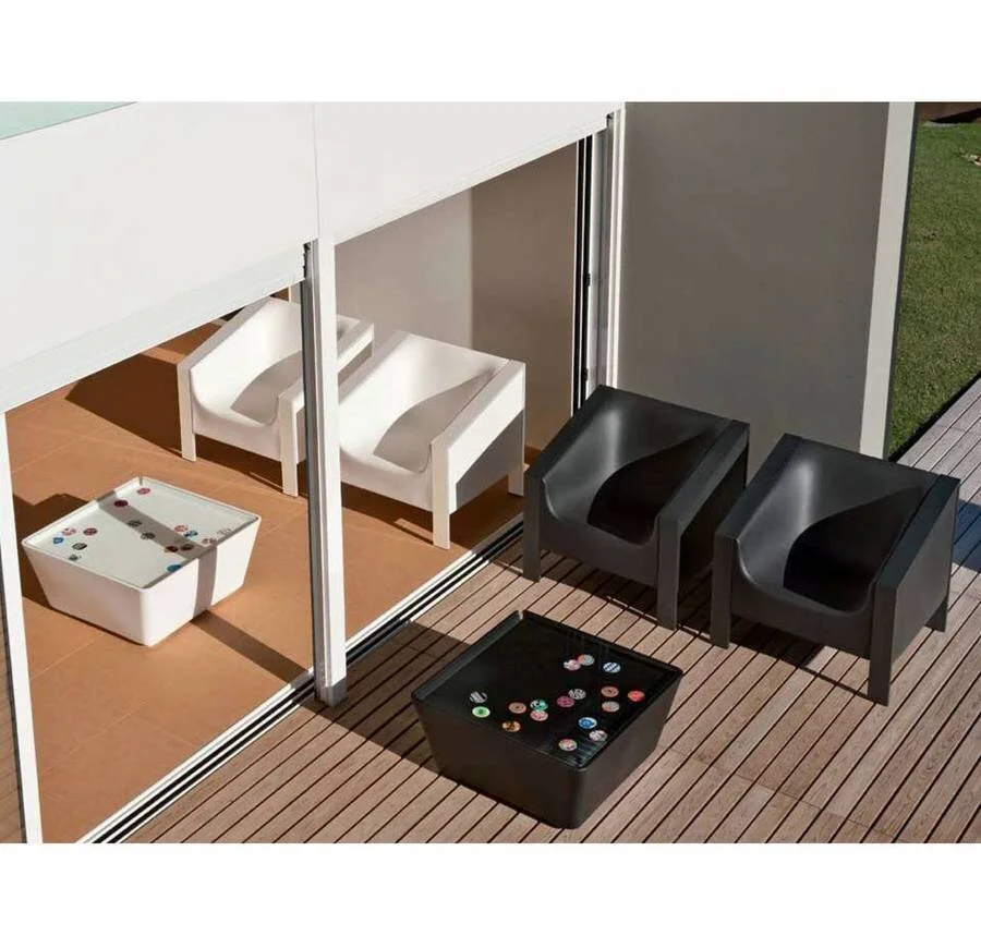 IE3i-outdoor-coffee-and-end-tables-cube-01.jpg