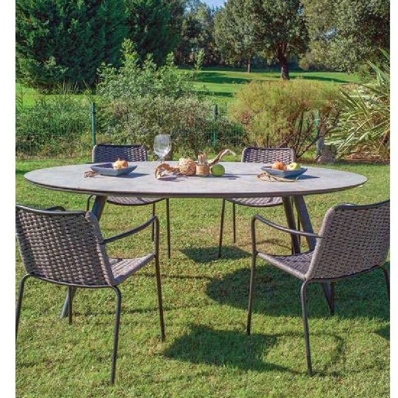 ie3i-outdoor-tables-spade-03.jpg