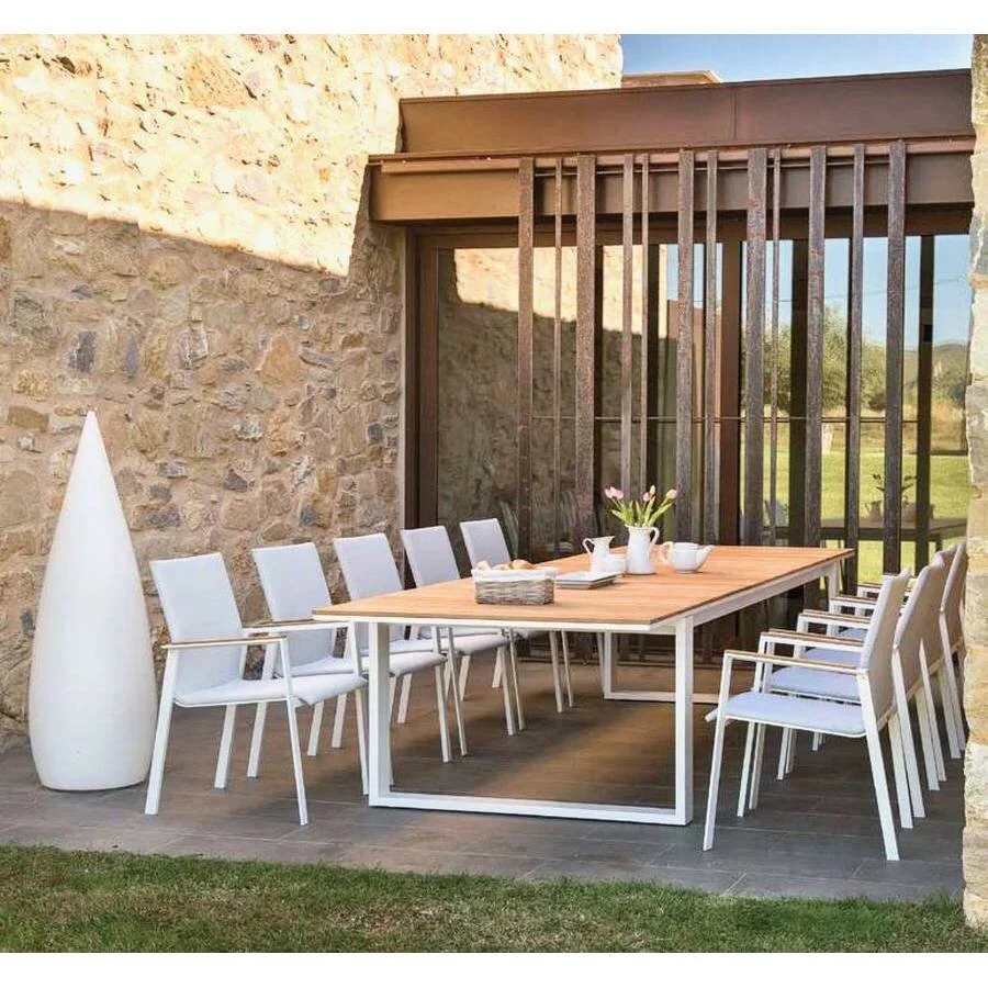 IE3i-outdoor-tables-fermo-03.jpeg
