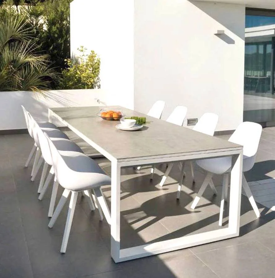 IE3i-outdoor-tables-fermo-02.jpeg