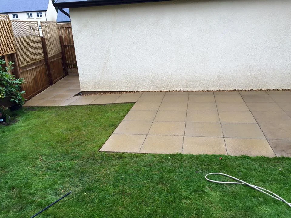 Complex patio 04.jpg