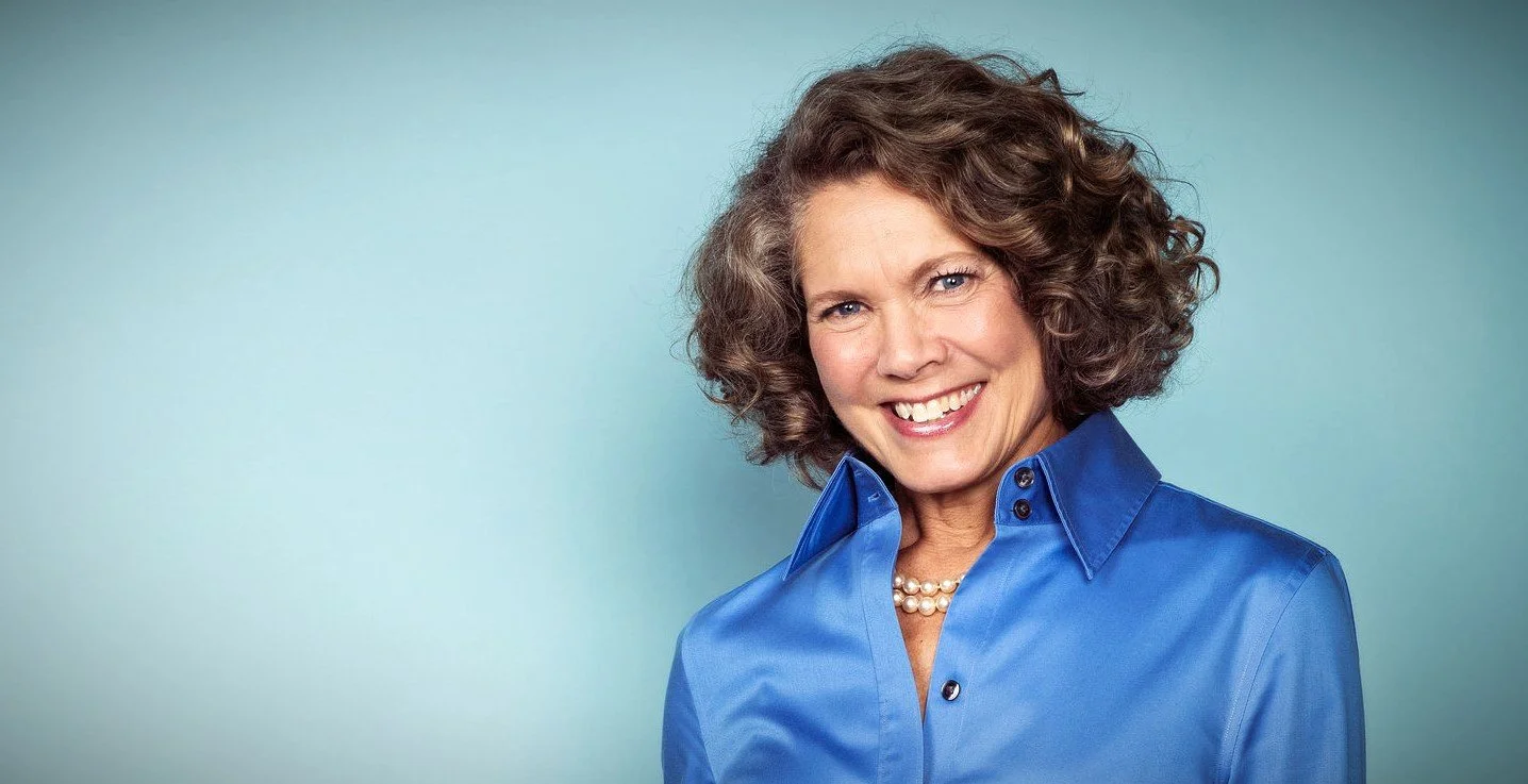 Carrie McConkey Headshot pxlr.jpg