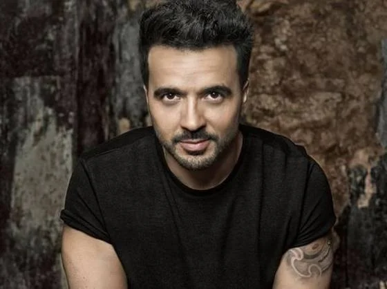 Luis Fonsi to Be Honored at Hispanic Heritage Foundation