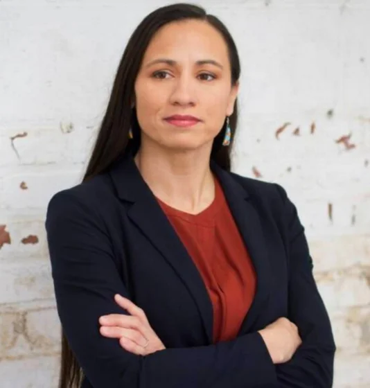 Obama Alumna Aims to be First Native American Woman in Congress