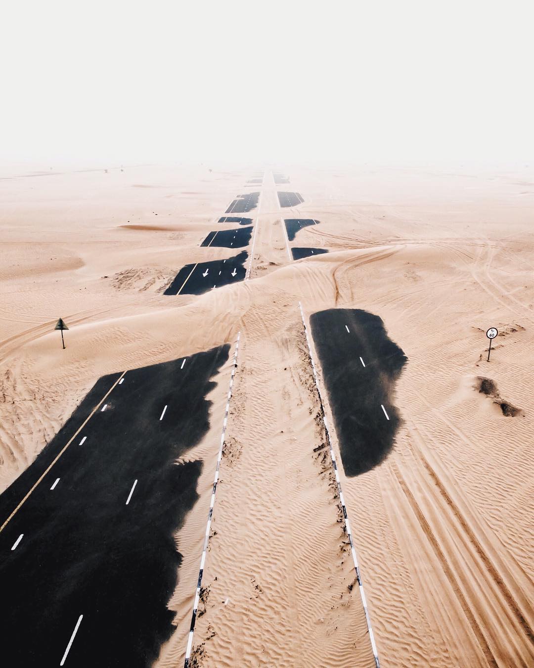 Irenaeus_Herok_Sandswept_Dubai_Highways_Moto-Mucci (7).jpg