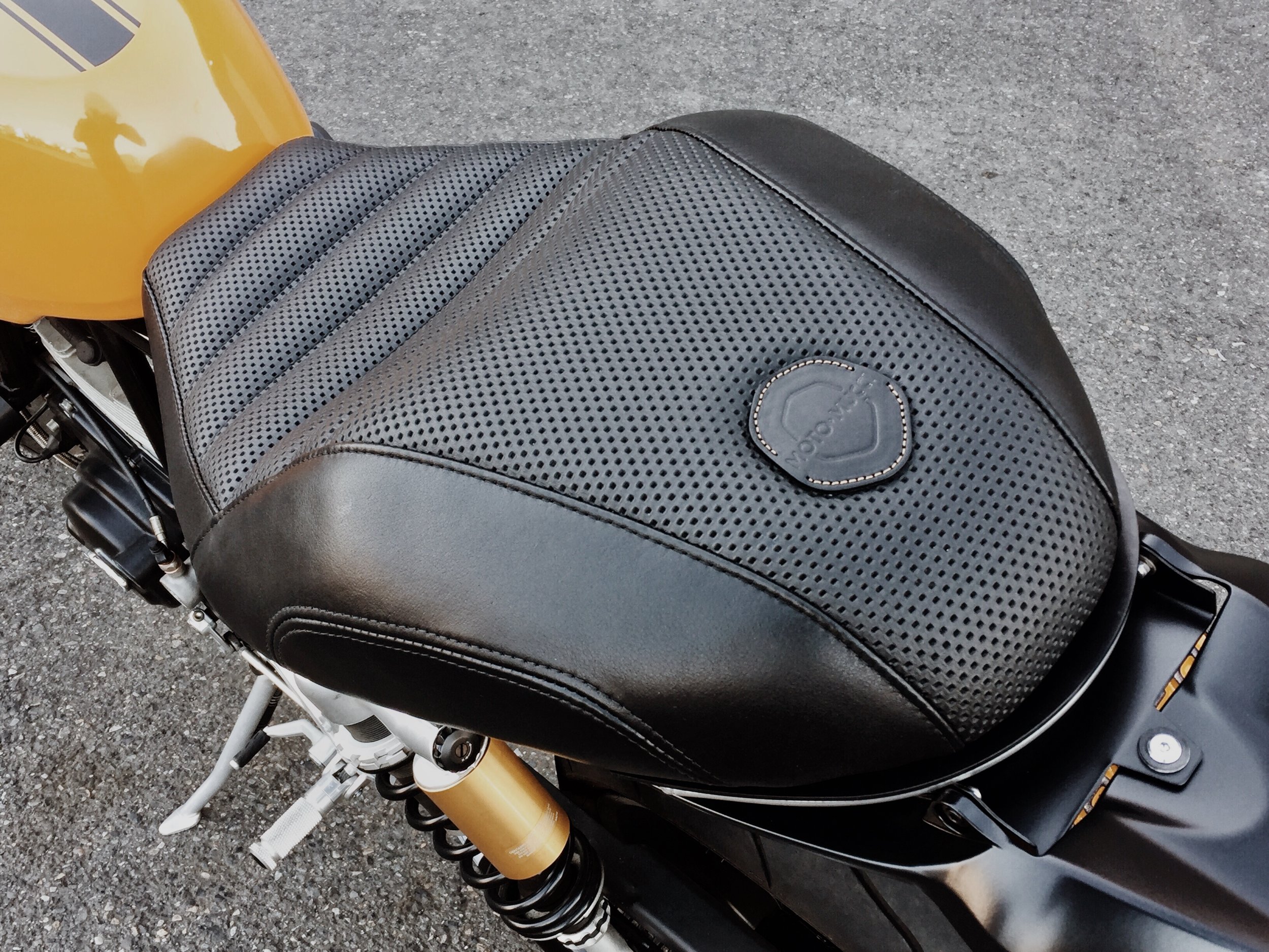 Moto-Mucci_Custom_Ducati_SC1000_Seat (12).jpg