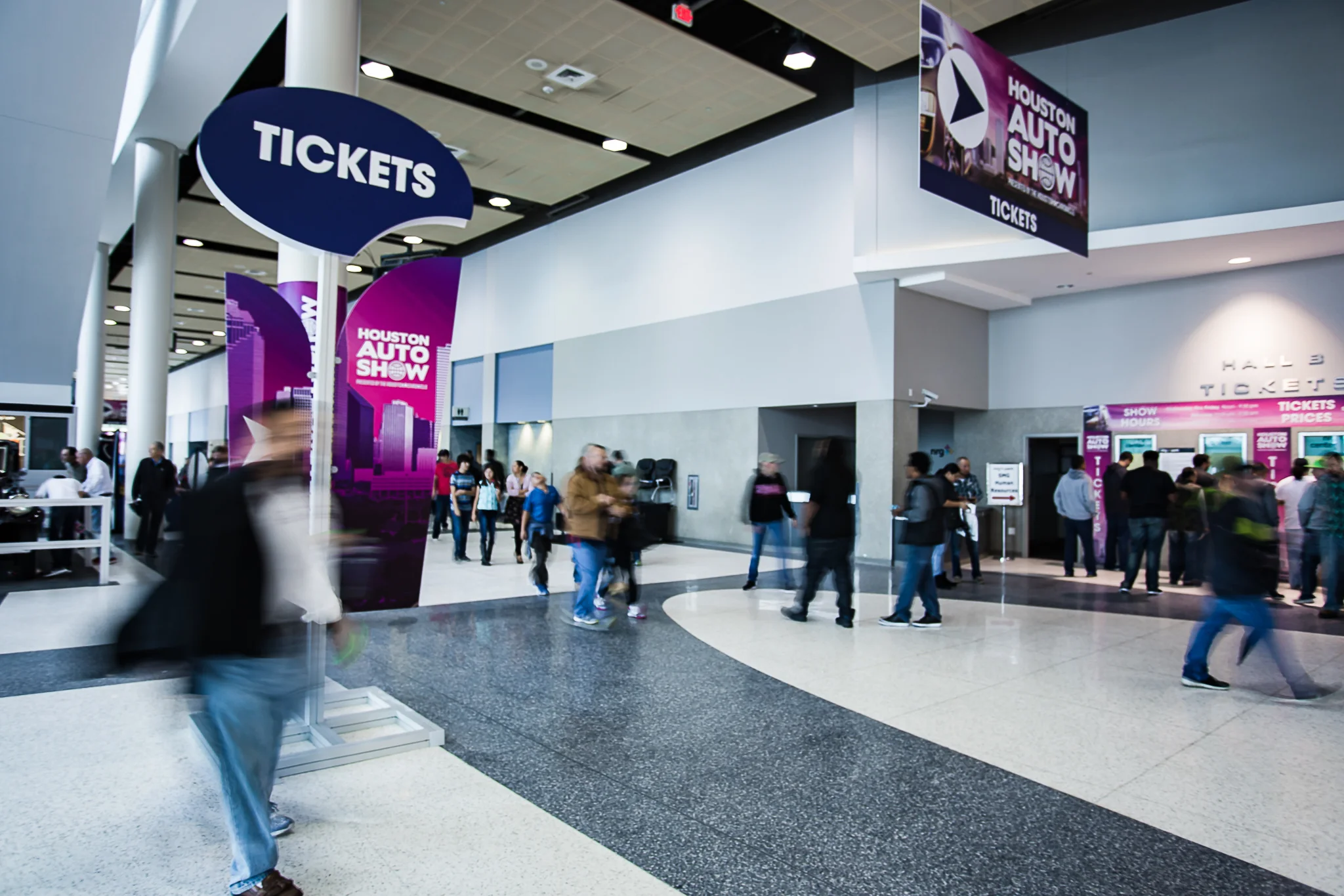 2018 Houston Auto Show - People & Cars-5.jpg