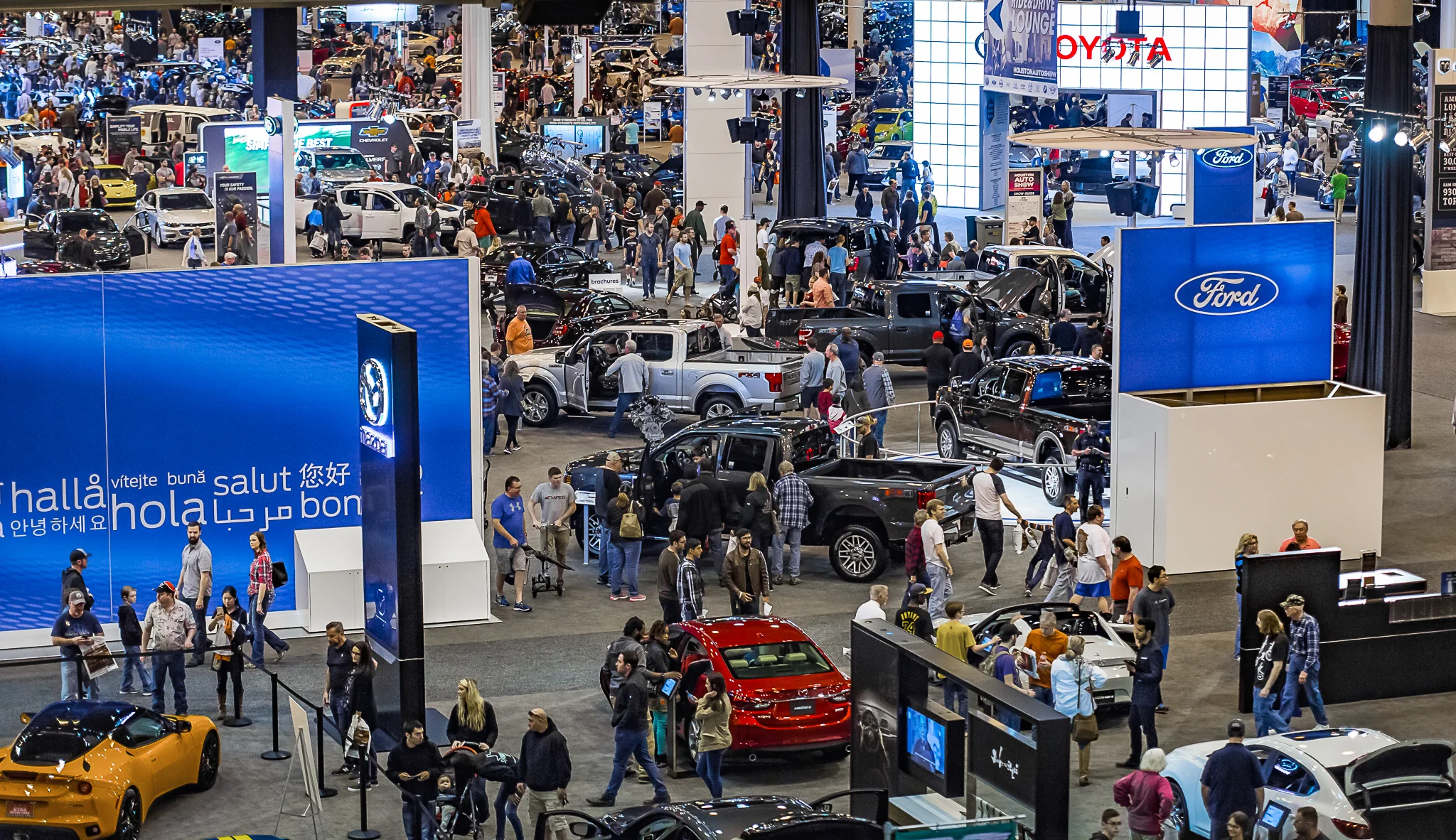 2018 Houston Auto Show - People & Cars-18.jpg