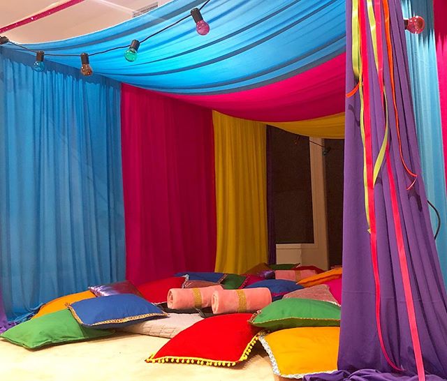 Moroccan Nights  Sleepover 🧞&zwj;♂️ Do you fancy a sleepover set up with a little more colour? Our Moroccan Nights setup is quirky and colourful and perfect for anyone who&rsquo;s not into pink 😃