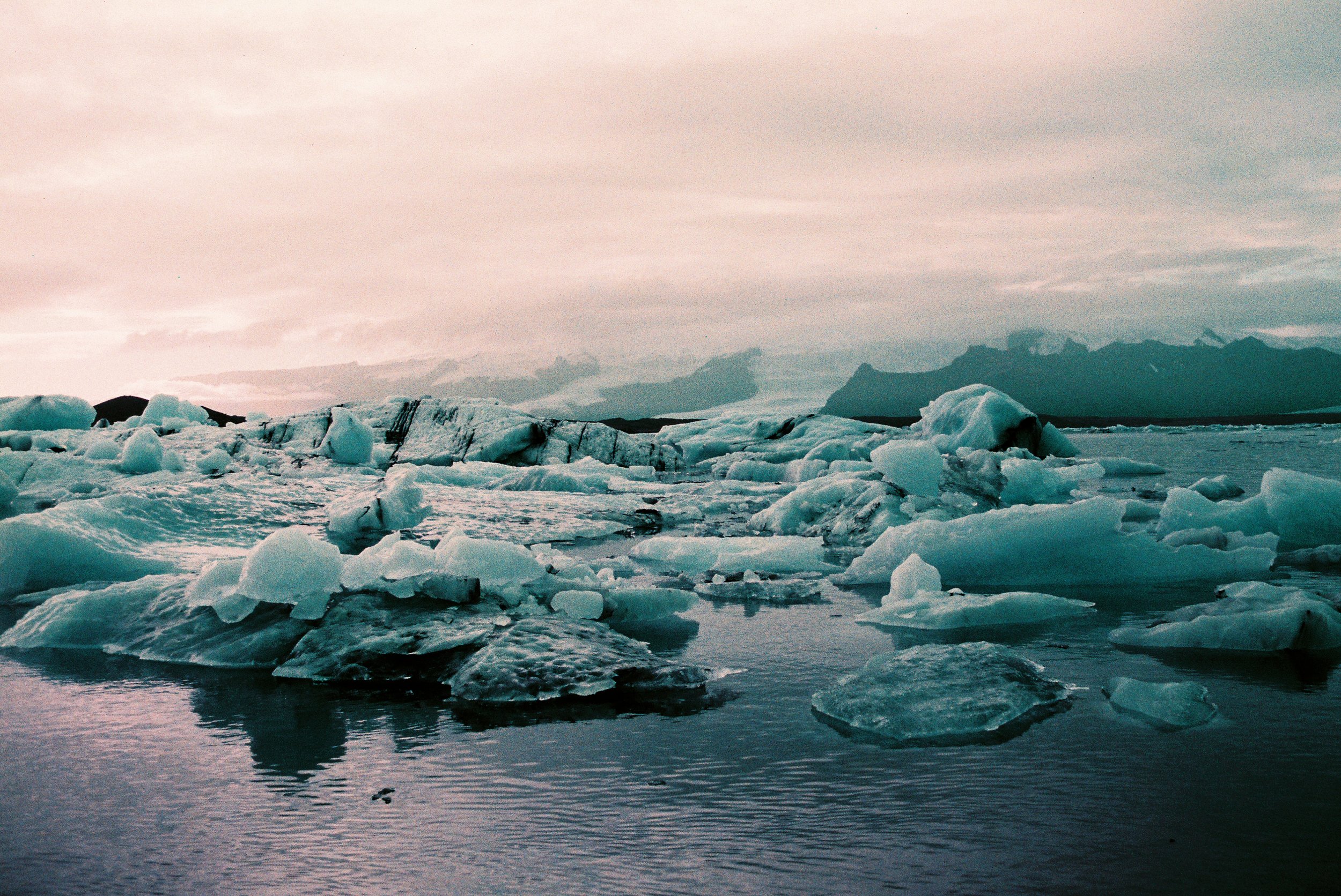 05 - Float On - Jokulsarlon Glacier Lagoon.jpg