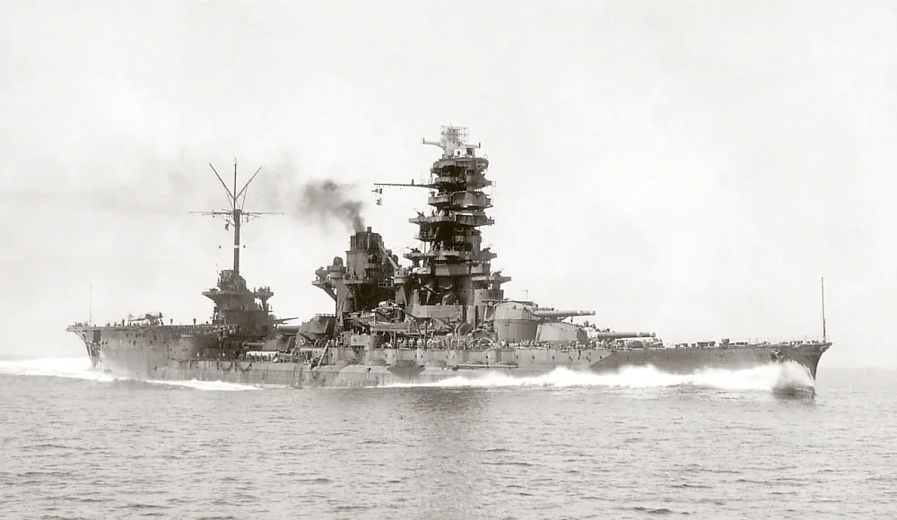 Hyuga_underway.jpg
