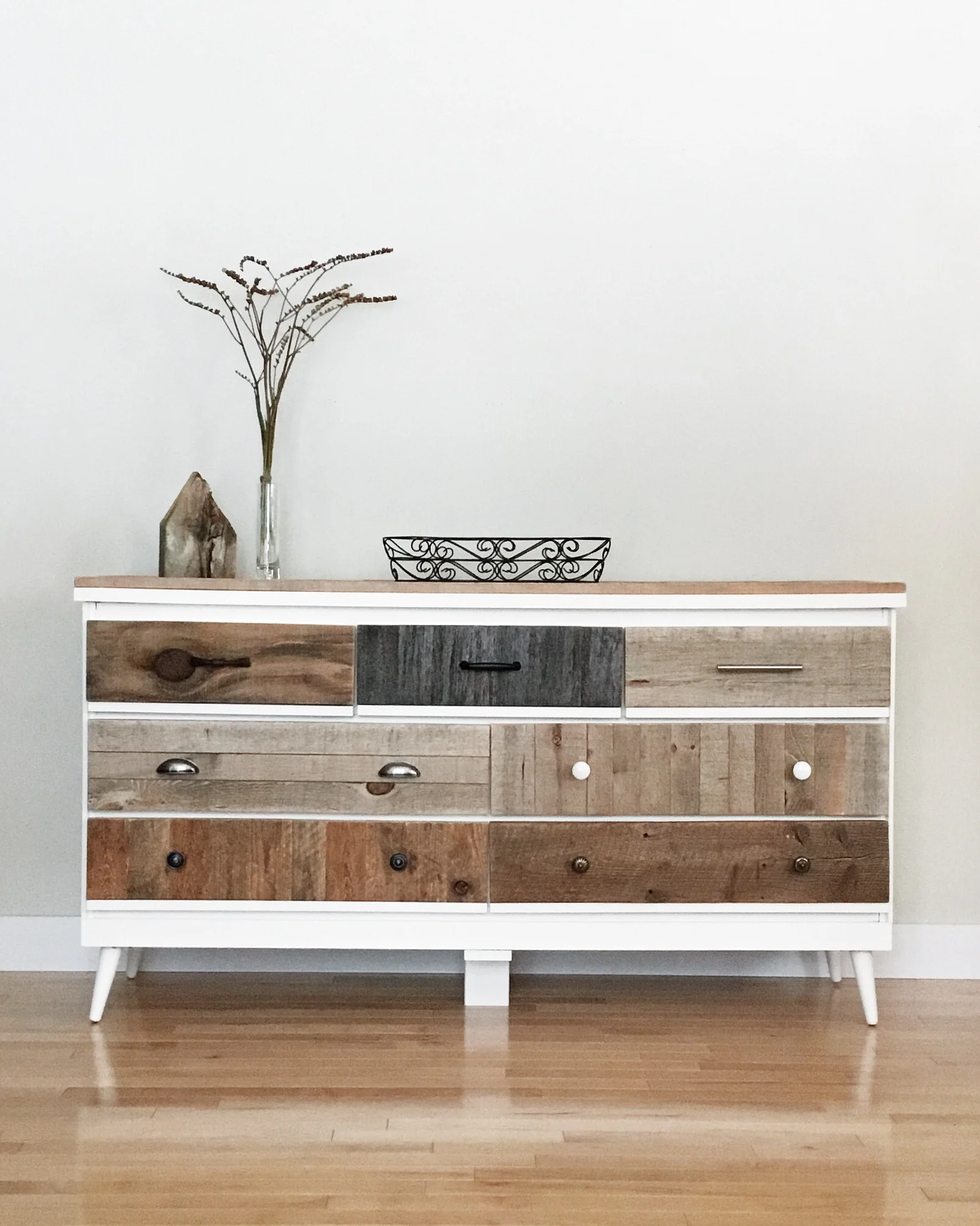 Commode vintage à 7 tiroirs (F41)