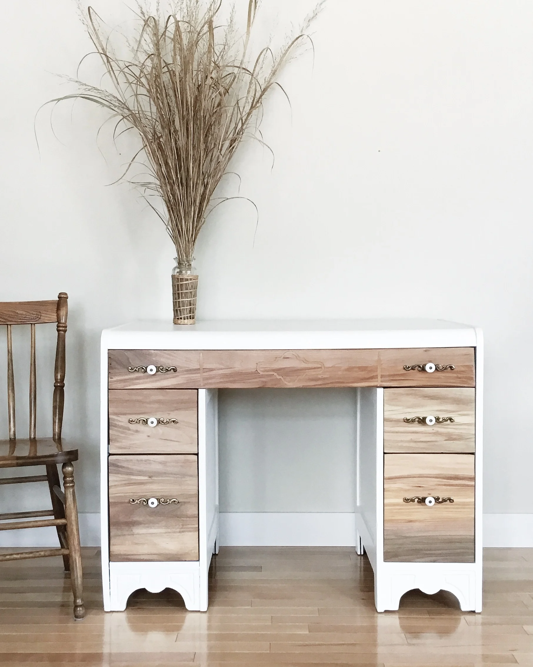 Bureau de travail (F8)