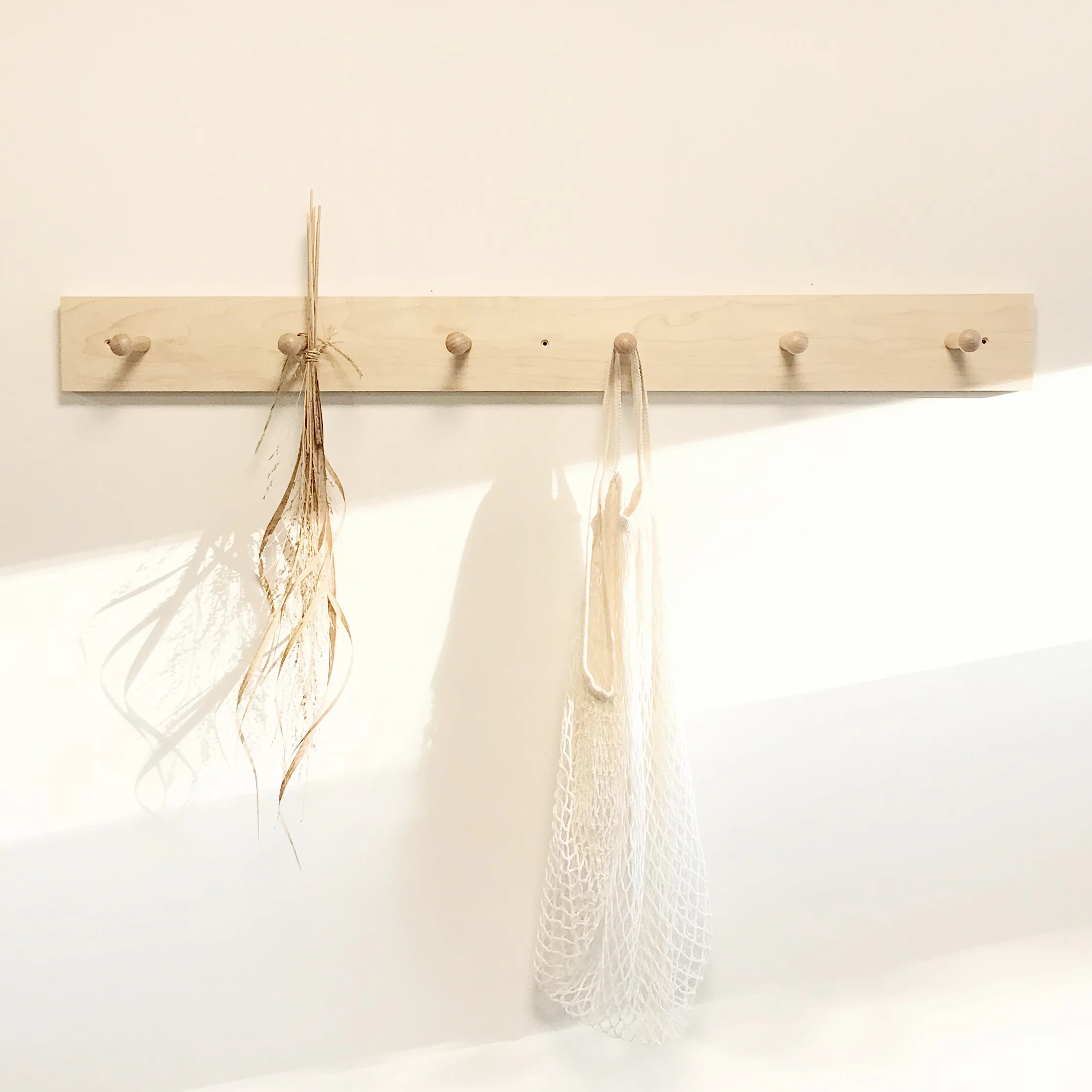 Patère murale en érable  (P42)