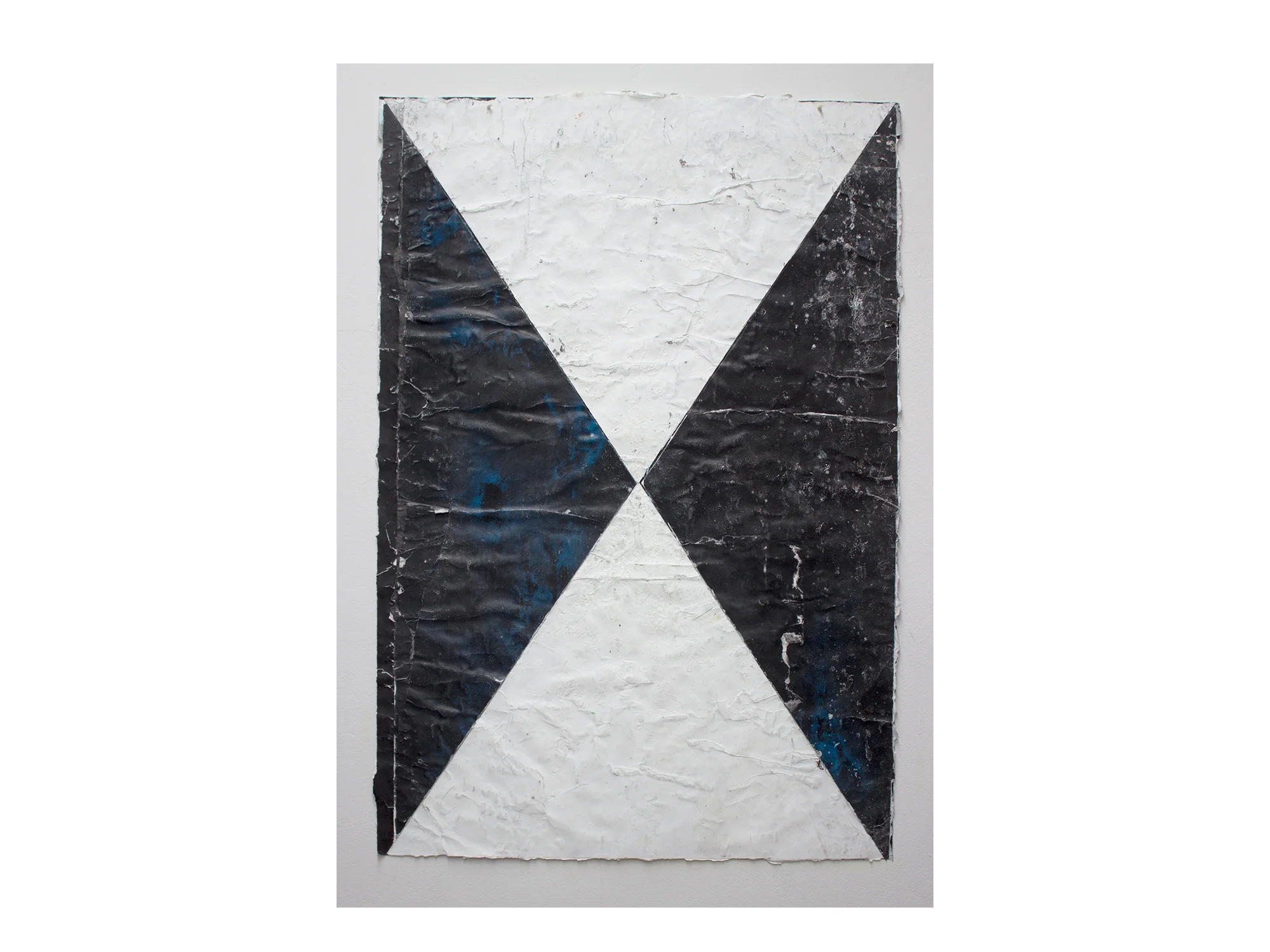 Brett McMahon T aman Bahagia 6 , 2017 gesso, acrylic and enamel on paper 150 x 102cm ARTIST BIO