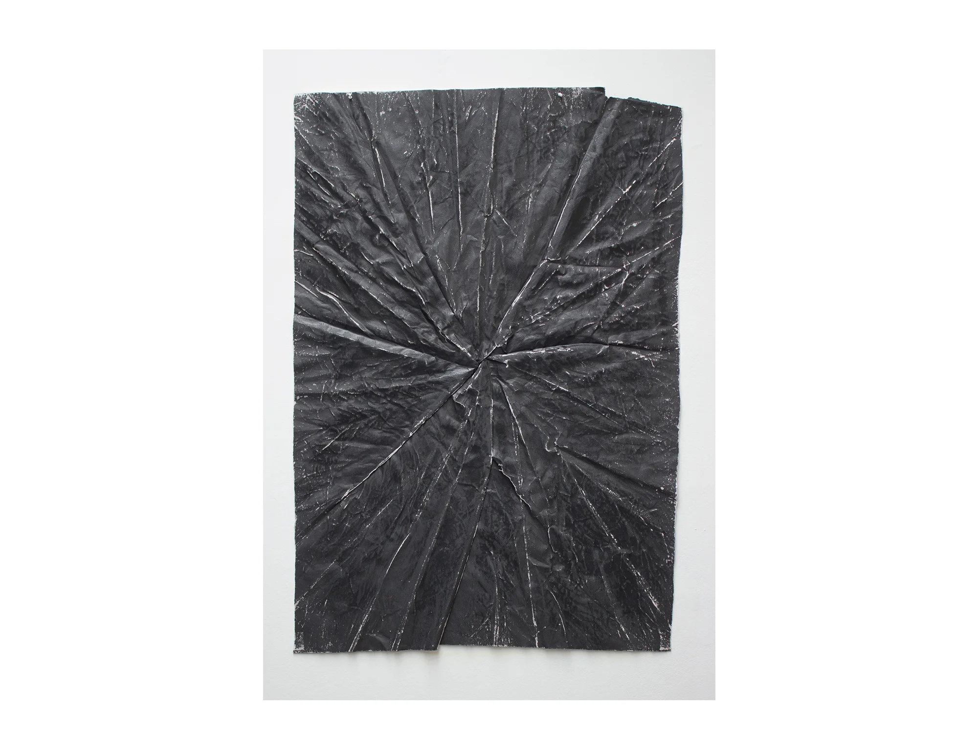 Brett McMahon Taman Bahagia 9 , 2017 gesso, acrylic and enamel on paper 150 x 102cm ARTIST BIO