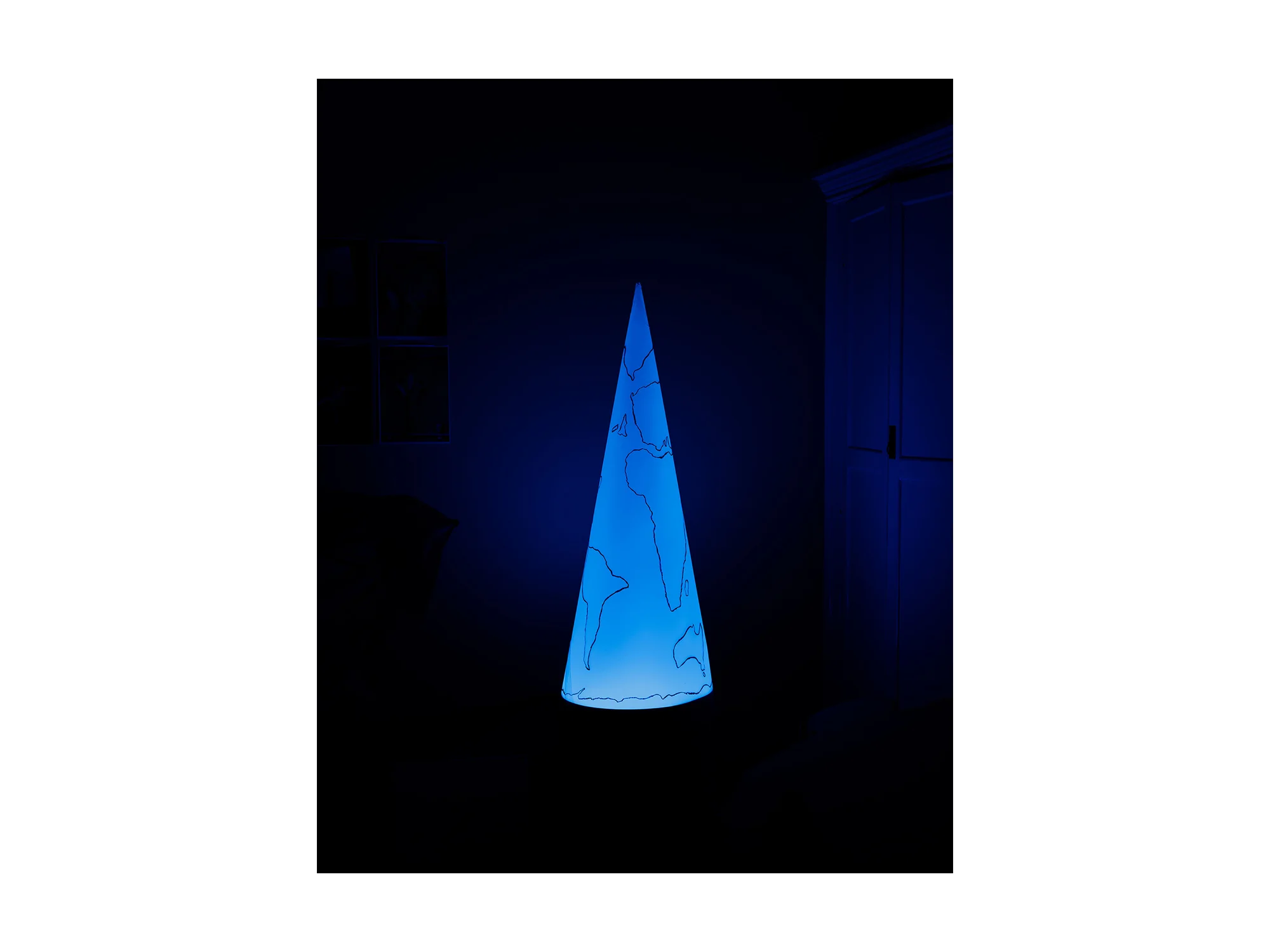 Kieren Seymour Blue Earth , 2018 photograph on archival rag 62 x 53cm ARTIST BIO