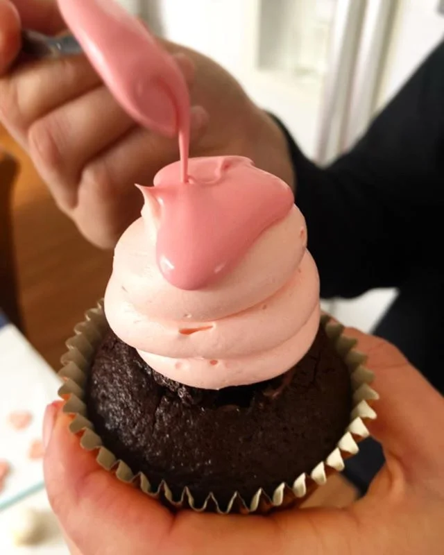 The long and exhausting art of the drip 😂  Chocolate Strawberry 🍓👌🏻
.
.
.
.
.
.

cupcakes #cupcake #cake #cakes #cakepop #cakepops #melbourne #foodie #foodporn #cute #love #melbournecity #melbourneevents #melbournemarkets #melbournefoodtrucks #me