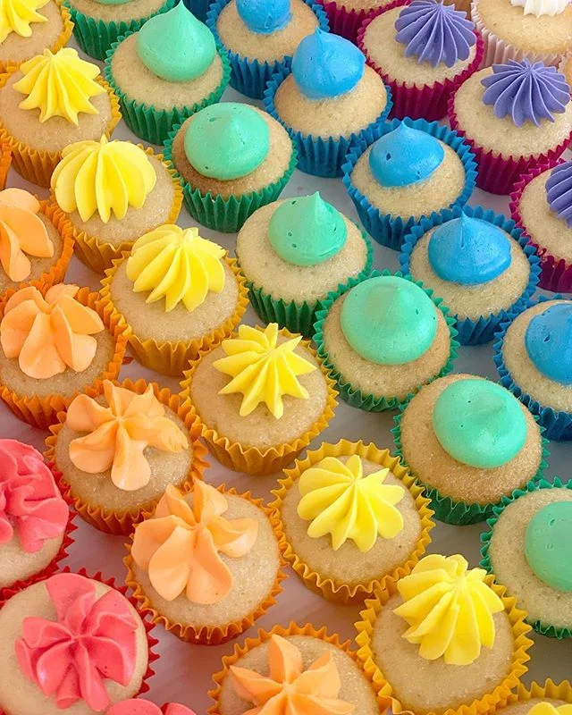 These didn&rsquo;t last long at @runforthekids thanks to @theheraldsun for treating the runners and walkers to these beauties. Such a perfect day for a really good cause!
.
.
.
.
.
.
#cupcakes #cupcake #cake #cakes #cakepop #corporateevent #melbourne