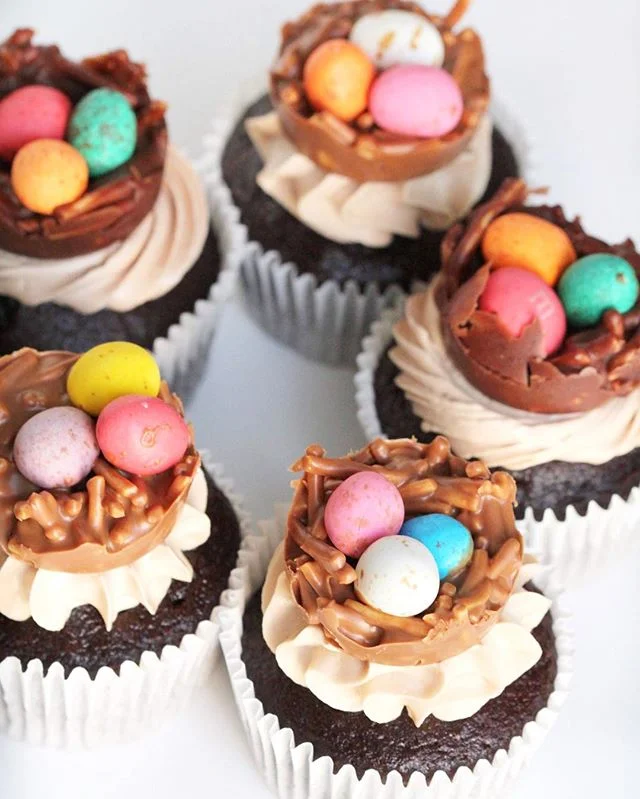 HAPPY EASTER! 🐣 Hope your all enjoying your Easter treats! #missmollyscakes #eastercupcakes