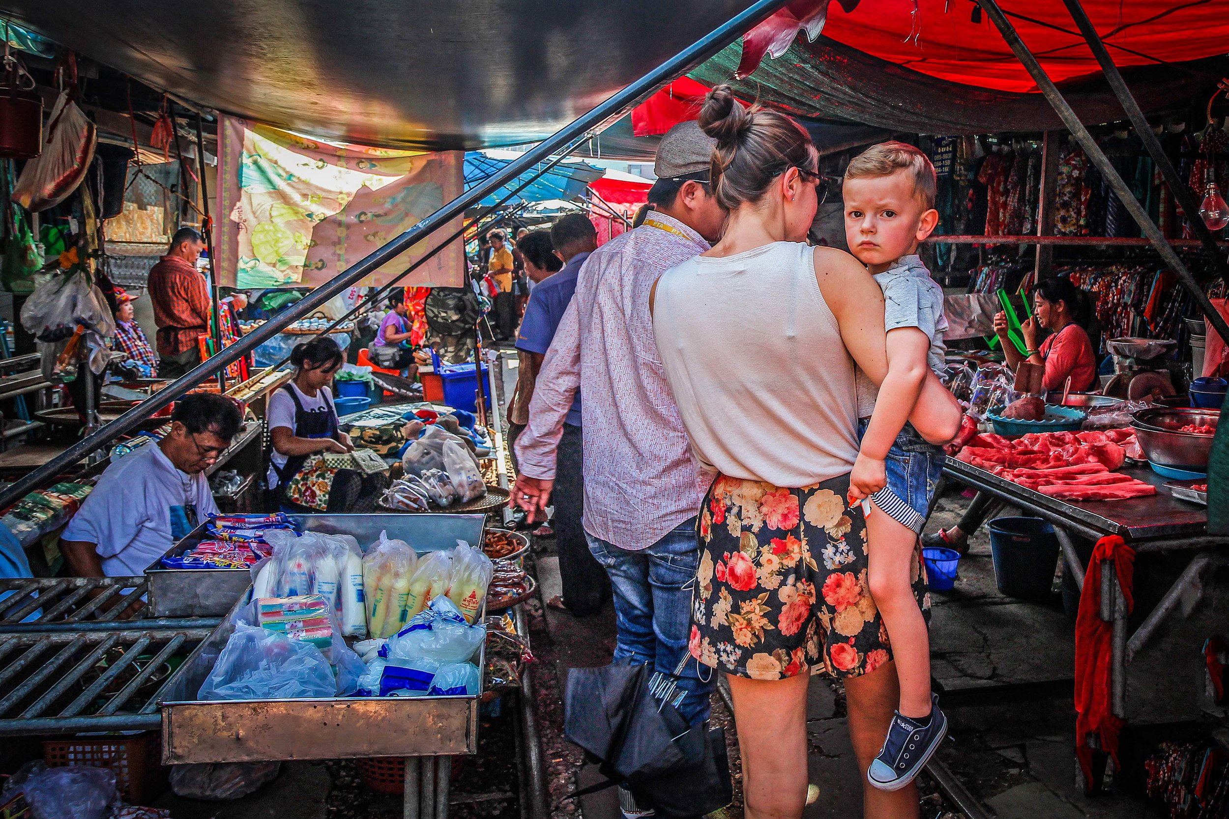 Maeklong Railway Market - Met kinderen - Bangkok