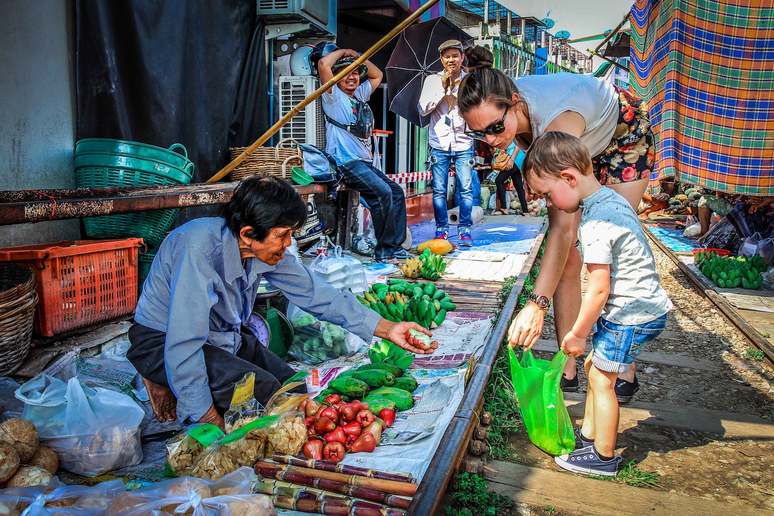 Bangkok - Maeklong railway  - Reizen met kinderen - withkidsontheroad-9.jpg